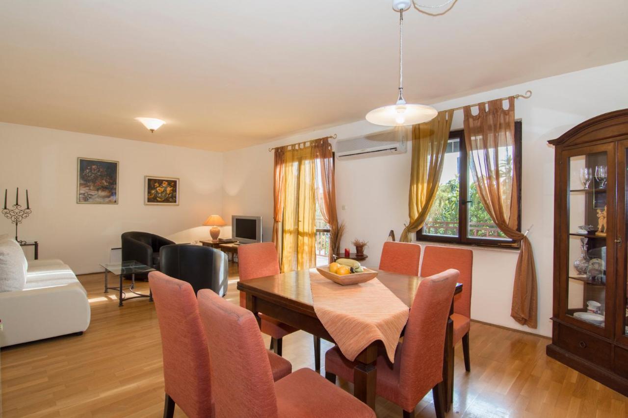 Apartments Emil 769 Фажана Екстер'єр фото